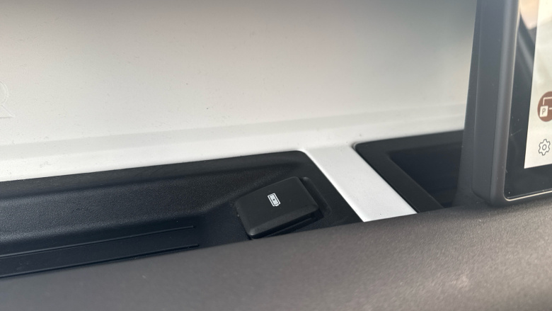 Land Rover Defender 2.0 D200 110 5dr Auto Diesel Estate